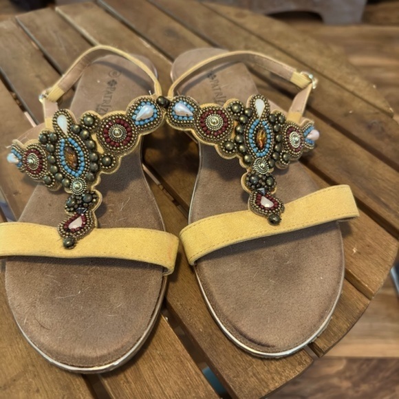 Patrizia Spring Step Sandals with gold suede straps and faux jewels. Size 8 GUC - Picture 8 of 11